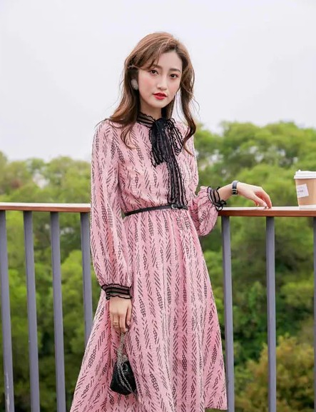 YANG女装新品连衣裙 将仙女气息定格于身