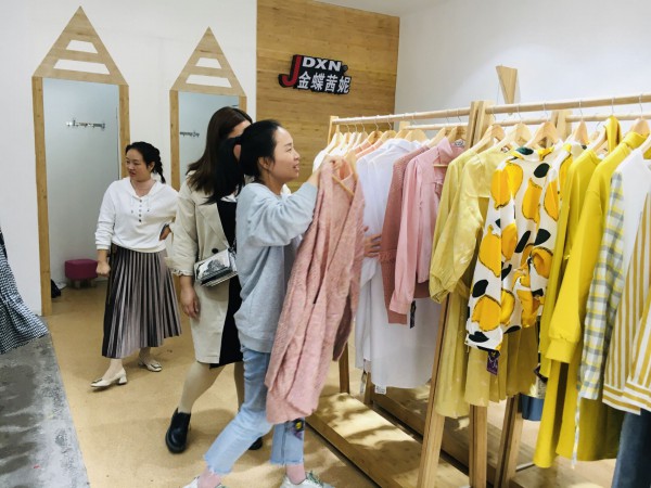 金九银十收获季 金蝶茜妮女装湖南新店国庆盛大开业