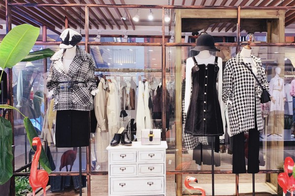 以细节促发展 华南女装麦寻,爱依服,样儿女装成行业佼佼者