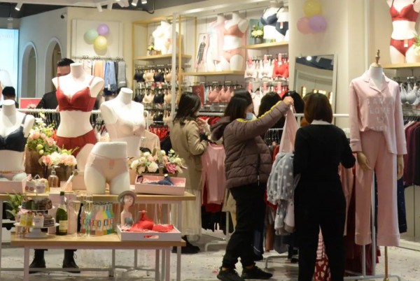 熳洁儿六店同庆新张 新店开不停