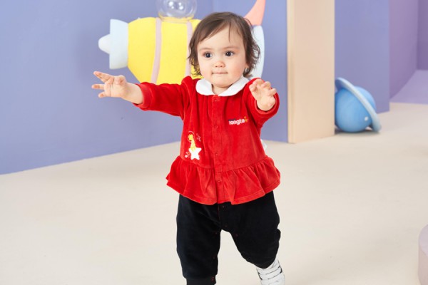 点点鹿新年祝福来啦 陪你个花漾暖年