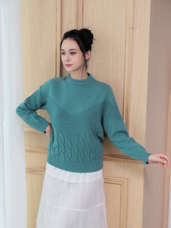 温柔温暖的针织衣物更适合在冬季穿