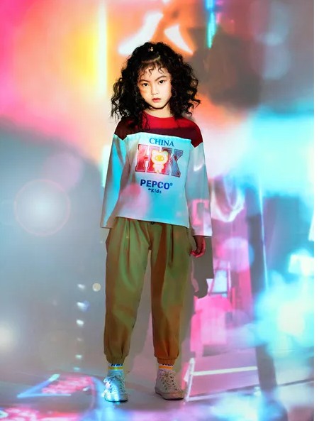 时尚不张扬 小猪班纳个性引导童装潮流