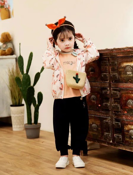 春游大作战 穿上轻盈舒适的衣服 畅游春天吧!