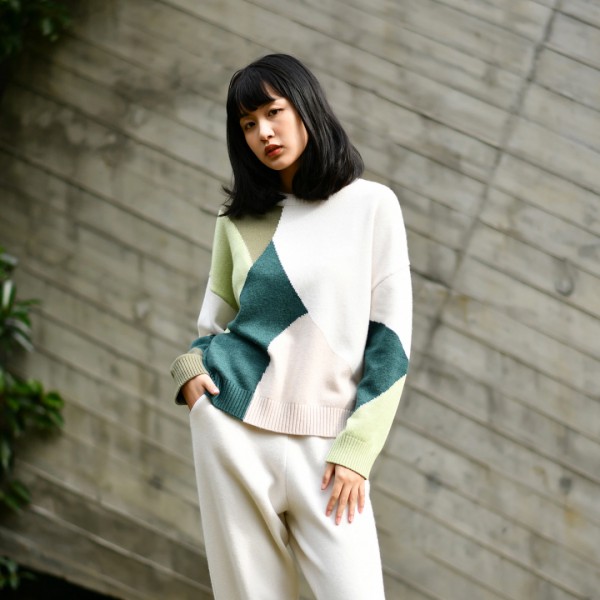 羊绒衫什么牌子好 羊绒衫怎么搭配时尚