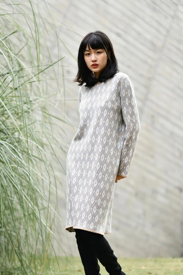 羊绒衫什么牌子好 羊绒衫怎么搭配时尚