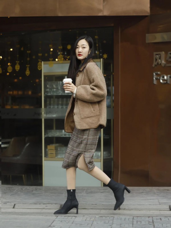 伊诗麦凡女装品牌 让你轻松拥有好衣品