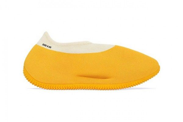 YEEZY “袜子鞋”出场