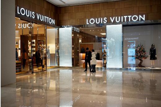 2022 春夏巴黎时装周众多品牌发布全新系列