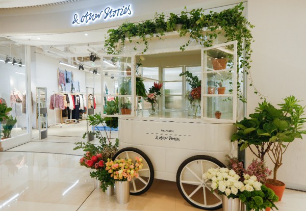 & Other Stories全国首家线下门店于上海环贸iapm商场重磅揭幕