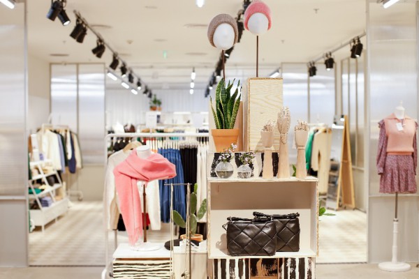 & Other Stories全国首家线下门店于上海环贸iapm商场重磅揭幕