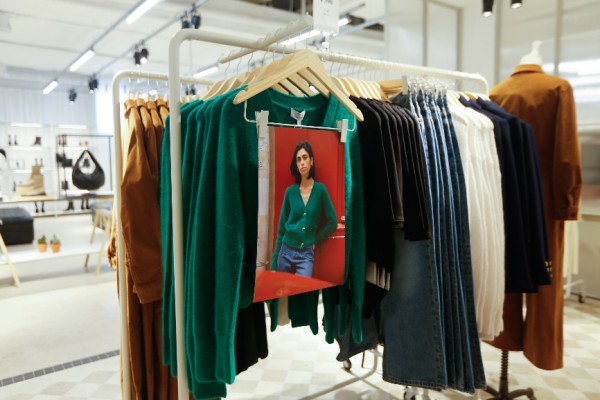 & Other Stories全国首家线下门店于上海环贸iapm商场重磅揭幕