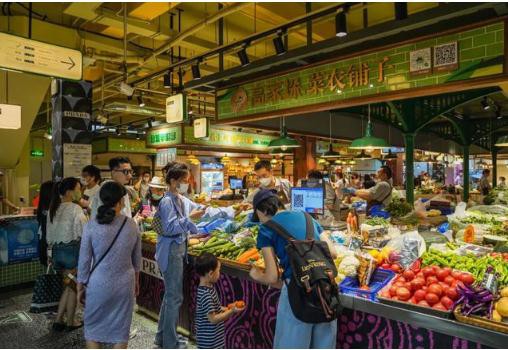 Prada“快闪”过后又获汇丰上调评级 股价大涨8%