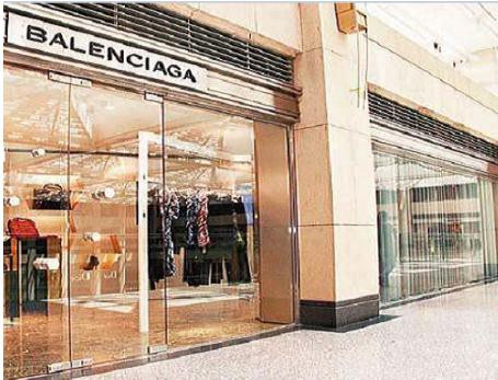 巴黎世家|一个“爱开玩笑”的时尚奢侈品牌