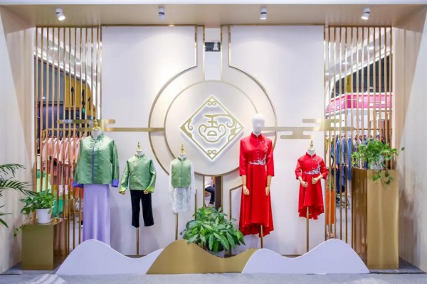 最美女装&烂漫童装 | 无惧年龄 彰显个性