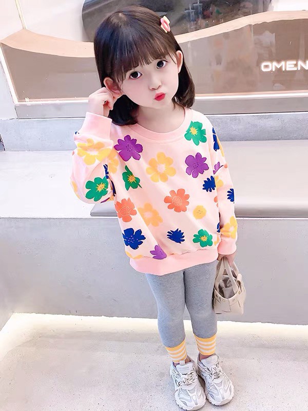 5岁小女孩穿什么颜色的卫衣好看?羊羔毛外套搭配什么裤子?