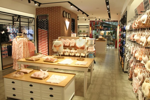 开店创业如何寻找商机?加盟BD内衣品牌好选择!