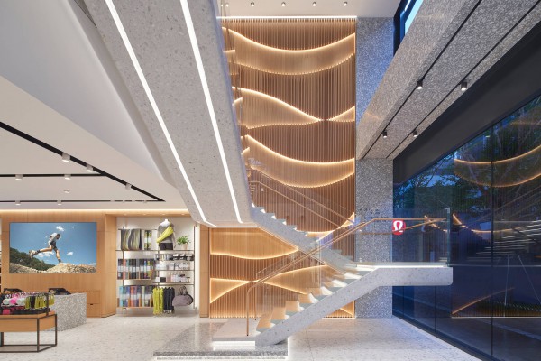 9月30日lululemon深圳万象天地店重装开业