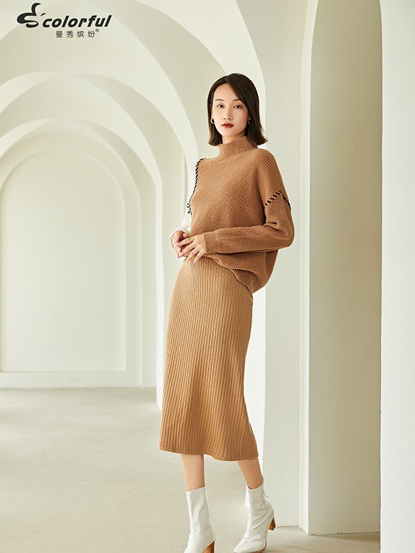 “CELINE式”女孩穿搭 摩卡色大衣搭配白色长裤,实穿的秋冬搭配!