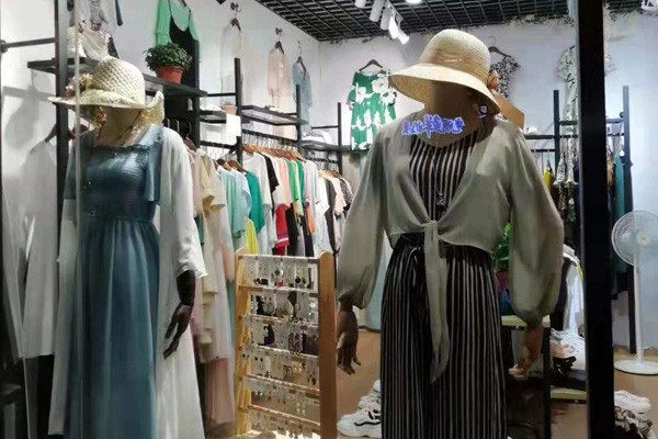 在乡镇开服装店有哪些需要注意的地方?乡镇开服装店技巧