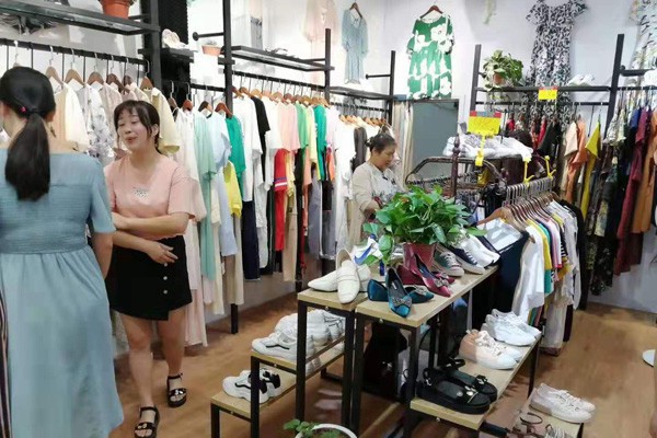 在乡镇开服装店有哪些需要注意的地方?乡镇开服装店技巧