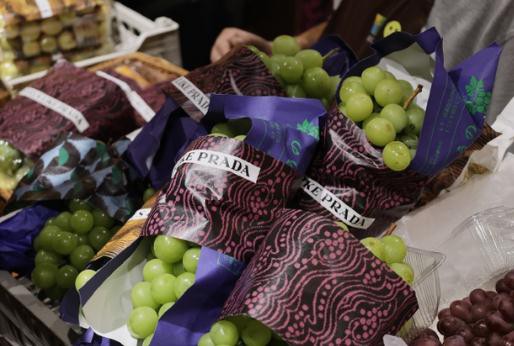 全靠“内卷”中国 受困的奢侈品们才能被解救?