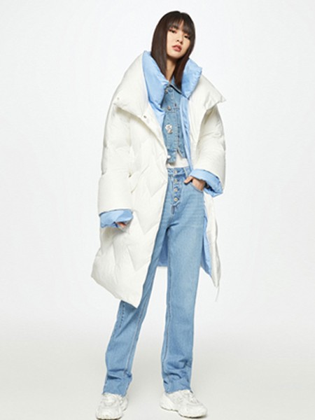 22省现断崖式降温,今年羽绒服要准备好!羽绒服怎么穿才显得时髦