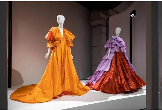 Chanel发布2022早春系列大片；Gucci母公司前三季度收入大涨34.5%