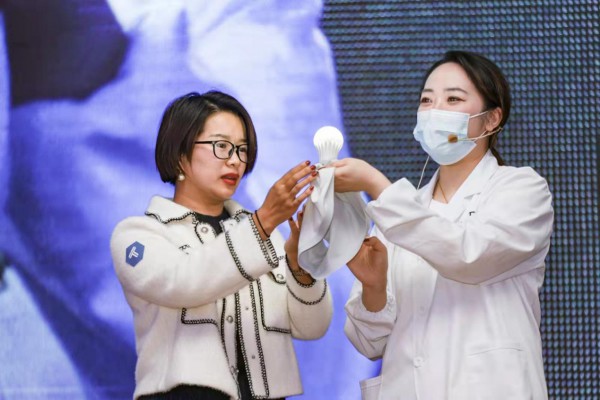 “中国人请给国货一个机会”主题发布会暨白小T新国货之光发布会