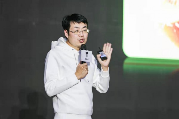 “中国人请给国货一个机会”主题发布会暨白小T新国货之光发布会