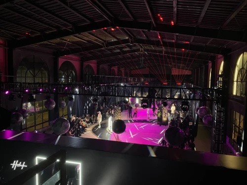 HERBEL黑白WINTER SHOW《平行世界》圆满落幕