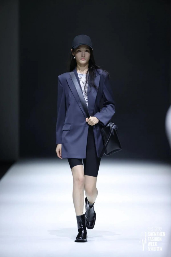 EITIE爱特爱VS VIMAGE 纬漫纪联合走秀登陆深圳时装周