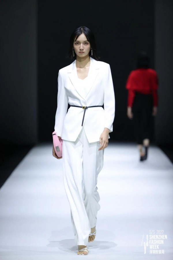 EITIE爱特爱VS VIMAGE 纬漫纪联合走秀登陆深圳时装周