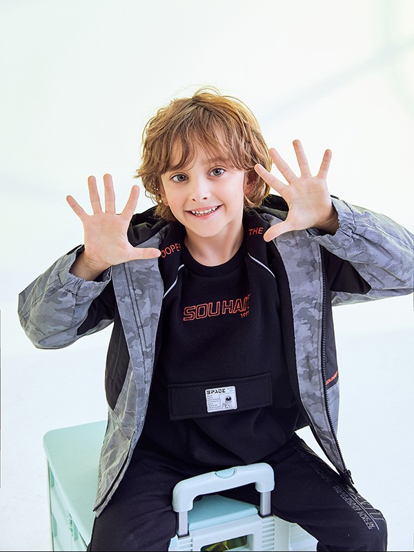 12岁左右的男女生适合穿什么样的秋冬装呢