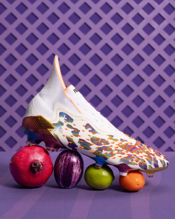 adidas携手曼联足球运动员保罗·博格巴打造Predator Freak足球鞋