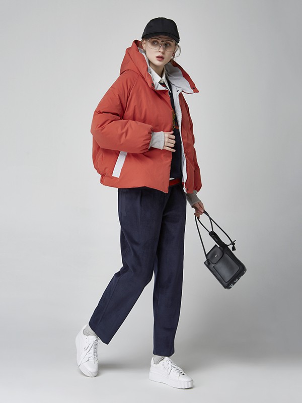 冬天买什么颜色羽绒服好看?羽绒服搭配什么裤子好?