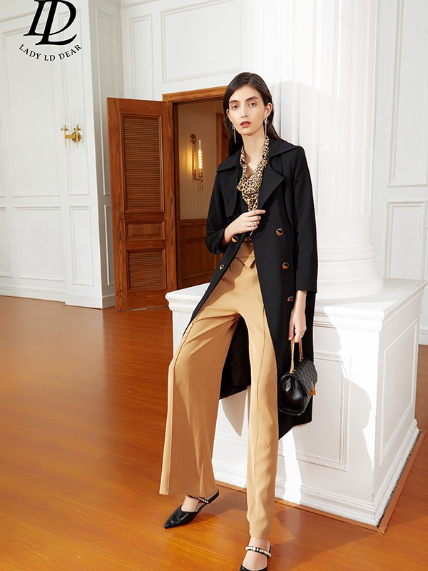 职场大衣怎么搭配?黑色阔腿裤搭配什么上衣好看