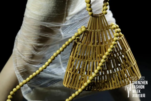 S/S 2022深圳时装周 | 朗黛国际:与其坐望星空,不如共同跃入