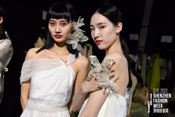 S/S 2022深圳时装周 | 朗黛国际:与其坐望星空,不如共同跃入