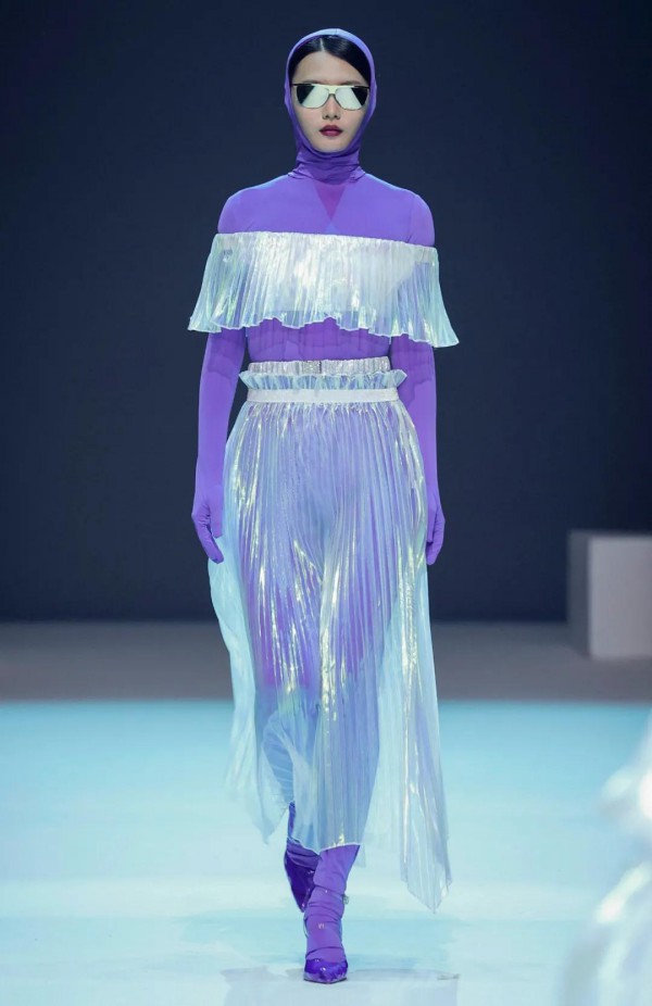 S/S 2022深圳时装周 | 朗黛国际:与其坐望星空,不如共同跃入