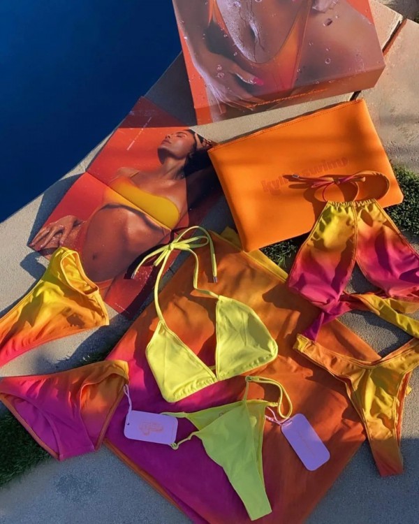 卡戴珊家族金小妹Kylie 泳衣翻车?网友纷纷吐槽质量差,瑕疵品