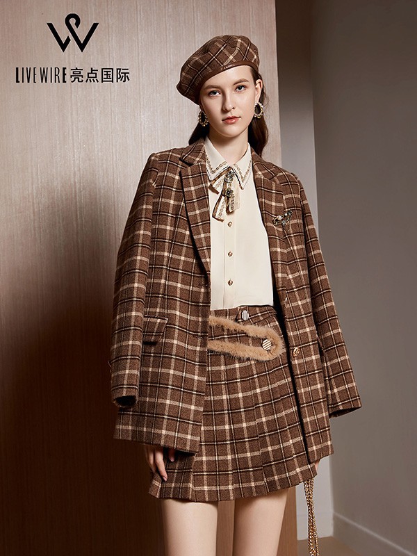 女生秋冬万能的减龄穿搭 优雅温柔又舒适