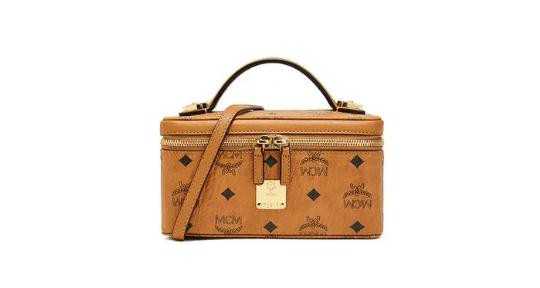 MCM发布新印花CUBIC MONOGRAM；Skechers利润猛涨6.5倍