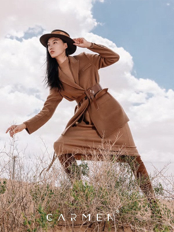 什么颜色的西装适合秋冬 高个子女生怎么挑选合适的西装呢