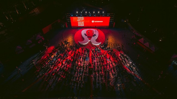 Lululemon深圳举办“夏日乐挑战” 品牌大使窦骁现场助阵