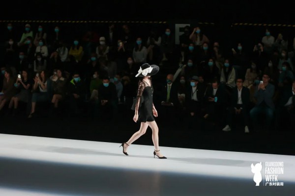 ANOTHER ONE 《半糖主义》主题大秀”亮相2021广东时装周-秋季