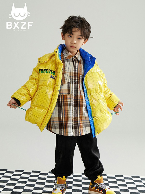 生个儿子怎么打扮才好看?男生工装风外套怎么搭配?