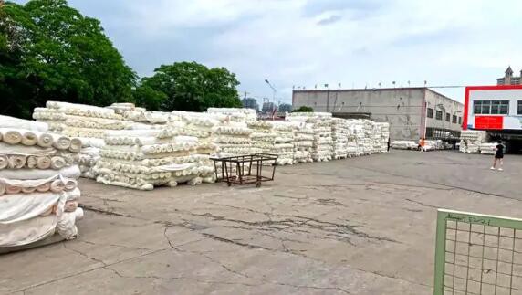 羽绒服尼丝纺面料开始跌价了!谁在搅局?