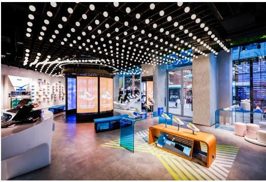 快速增长的HOKA也开始DTC了 全球首家直营品牌体验店选在上海