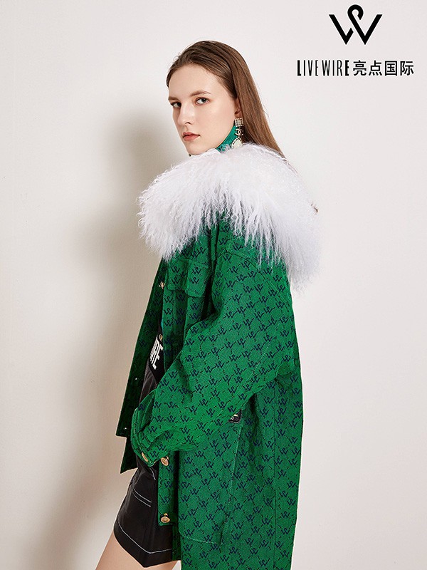 今年首个寒潮黄色预警发布,10几度的天气穿什么外套保暖